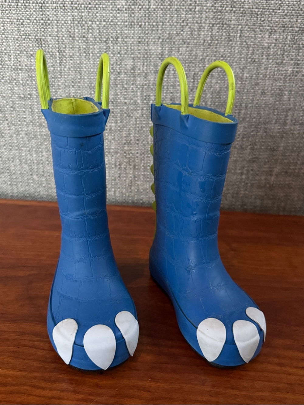 Cat and Jack Toddler Boys Blue Dinosaur Rain Boots with Lime Pull Loops Size 5